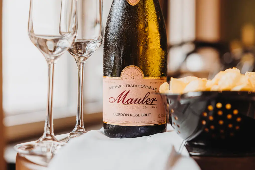 zwei-glaeser-champagner